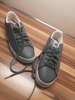 Diese neue Damen Sporthalbschuh sehr bequem Gr.39 Hessen - Eiterfeld Vorschau