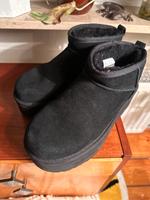 Ugg plateau Plattform mini Boots schwarz 41 Berlin - Charlottenburg Vorschau