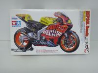 Repsol Honda RC211V 03 Valencia, Tamiya 1:12 Neu Baden-Württemberg - Lörrach Vorschau