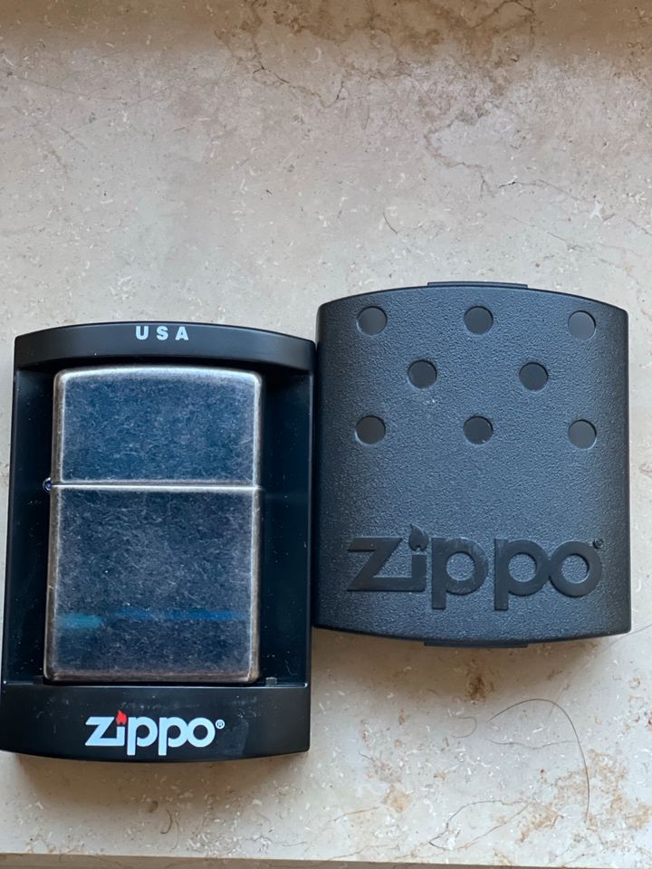 ZIPPO Mood Indigo durch Nutzung schöne Patina in Tosterglope