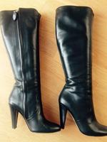 Hohe elegante Glattlederstiefel Gr. 35,5 von BALLY Hessen - Wiesbaden Vorschau