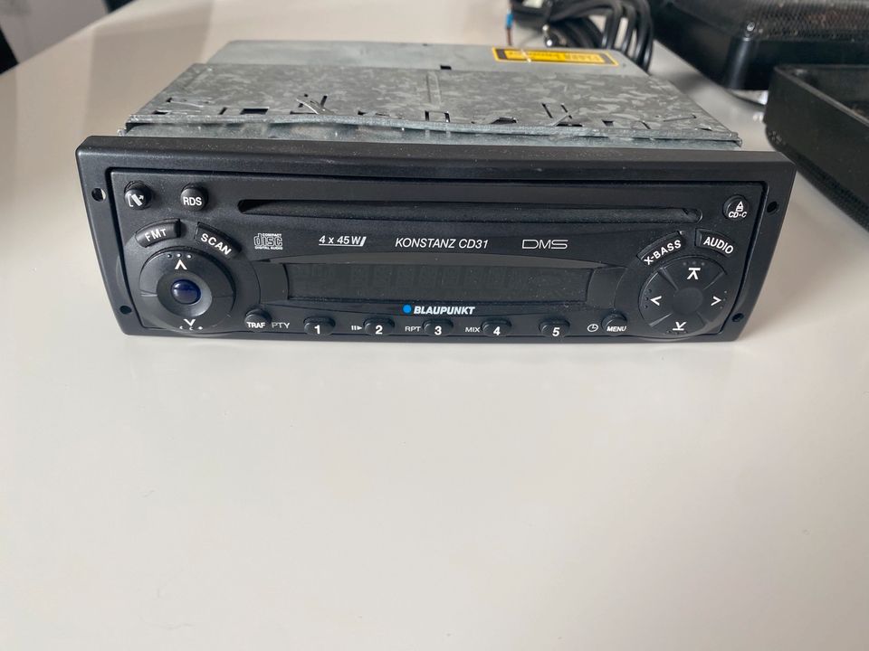 Blaupunkt Konstanz CD31 DMS Autoradio mit Nakamichi Lautsprecher in Stuttgart