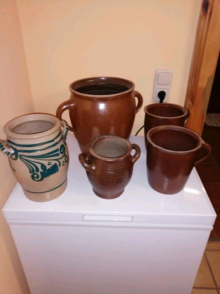 Vase, Tonkrug, braun Grün in Feichten