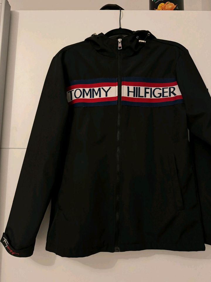 Herren Tommy Hilfiger Übergangsjacke in Braunschweig