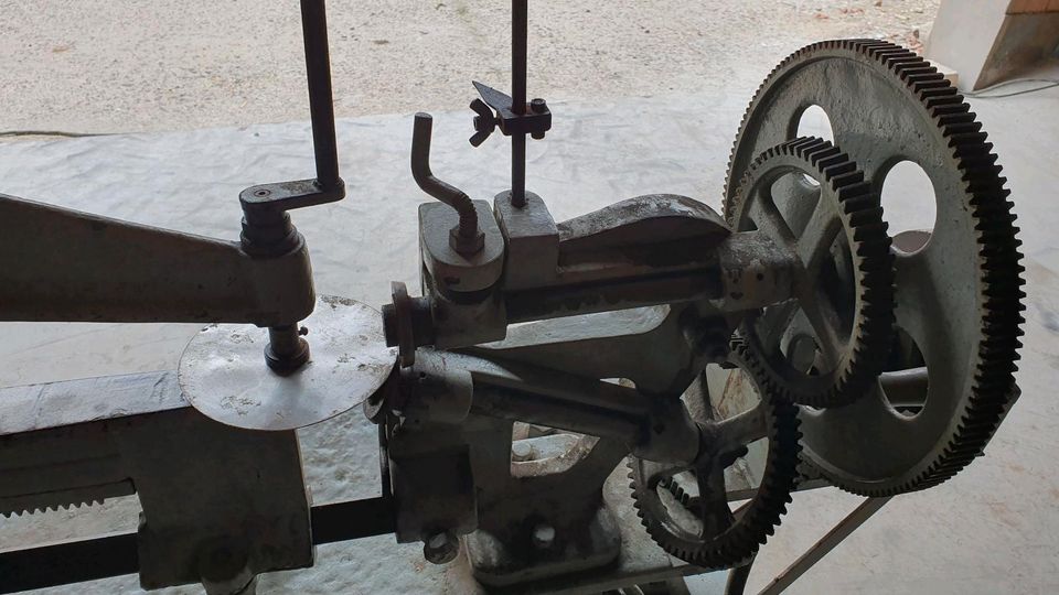 Elektrische Kreisschere Blechbearbeitungsmaschine Metall Blech in Nottuln