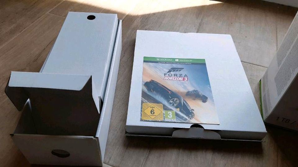 Xbox One S Konsole mit Zubehör in Köln