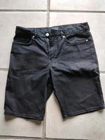 Kurze Jeanshose schwarz  Gr.29 H+M Herren Niedersachsen - Stadthagen Vorschau