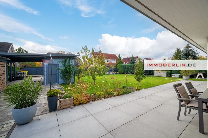 Moderner familienfreundlicher Bungalow mit Südwestgarten in Berlin