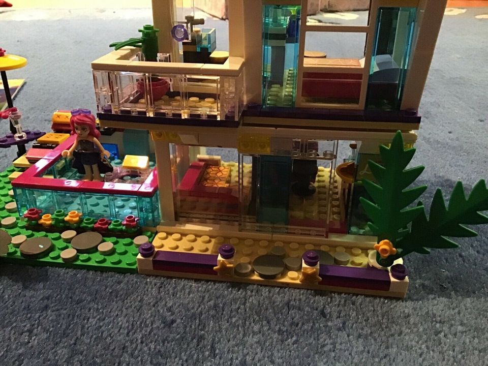 Lego Friends Spielset 41135 Livis Popstar Villa Pool in Berghausen