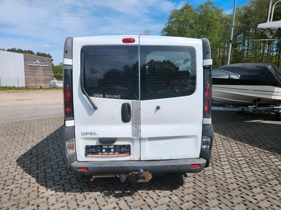 Opel Vivaro Kleintransport mit LKW Zulassung in Waren (Müritz)