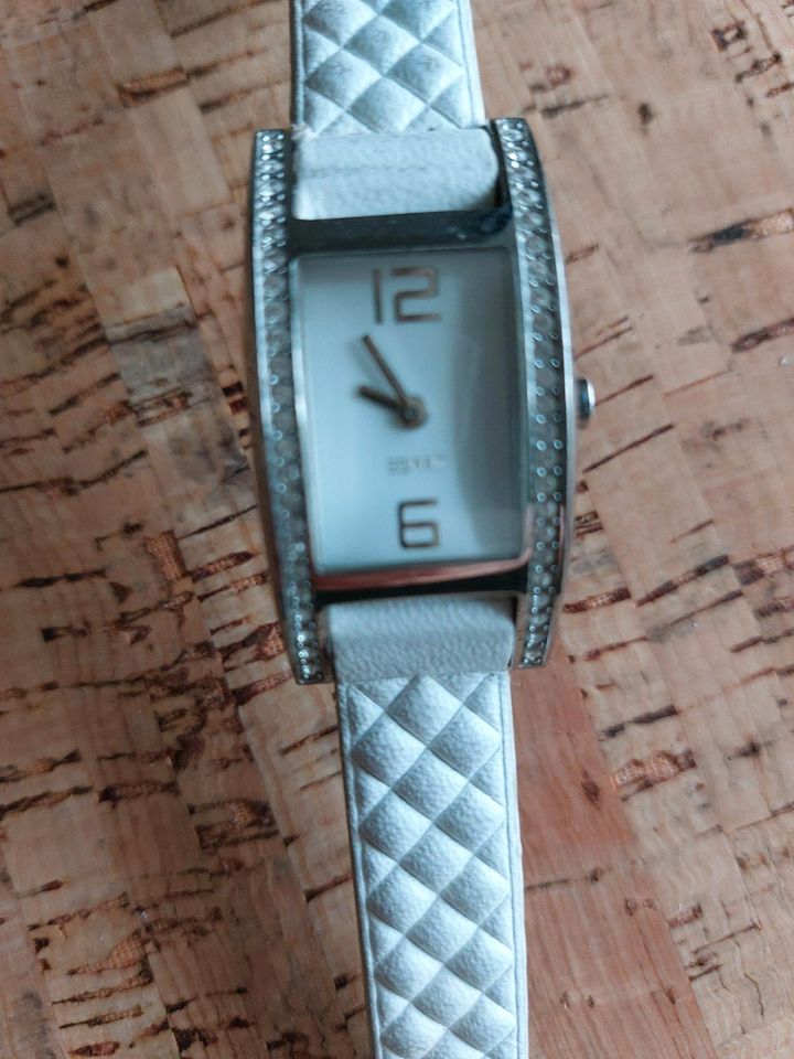 Armbanduhr Damen Esprit Lederarmband weiß silber in Bayern - Straubing |  eBay Kleinanzeigen ist jetzt Kleinanzeigen