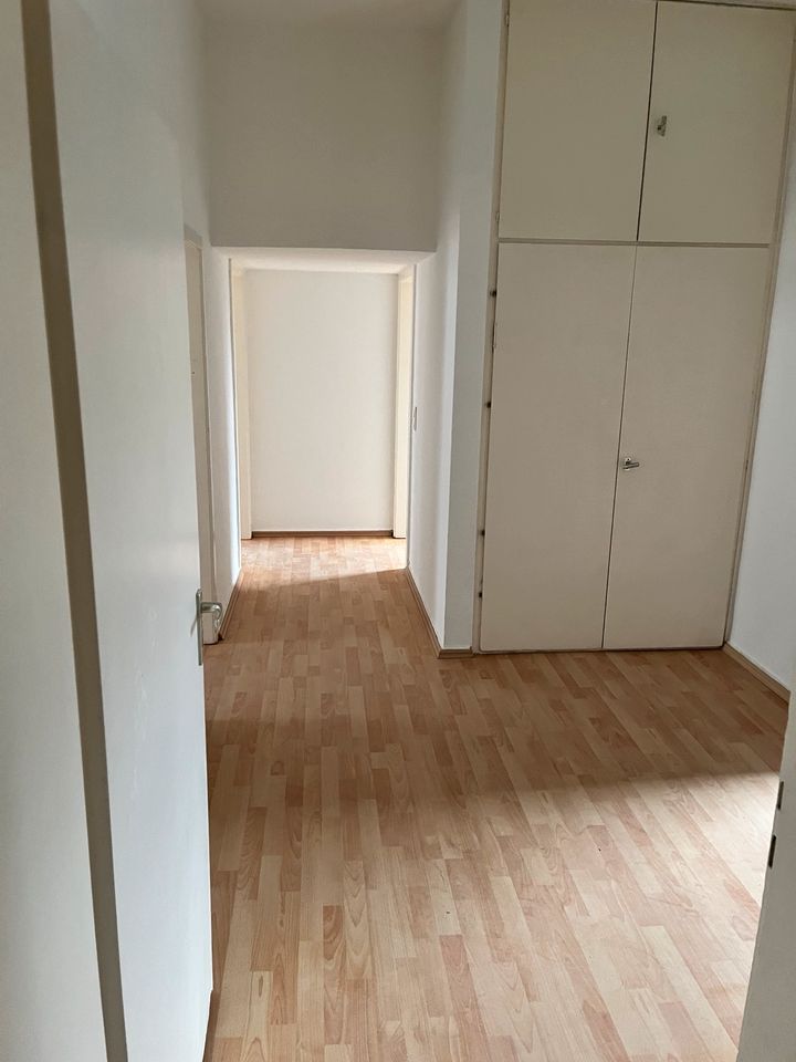 Wohnung zu vermieten 81qm 3 Zimmer 1.Etage Essen Kray Marienstr in Essen