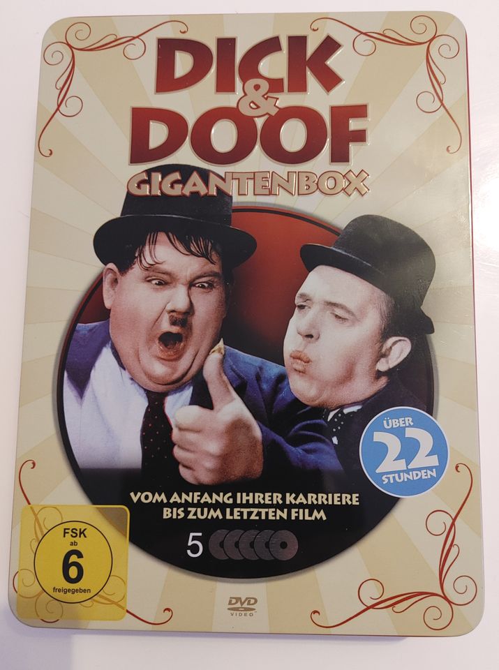 Dick & Doof Gigantenbox 5 x DVD in Metallbox gut erhalten in Bonndorf