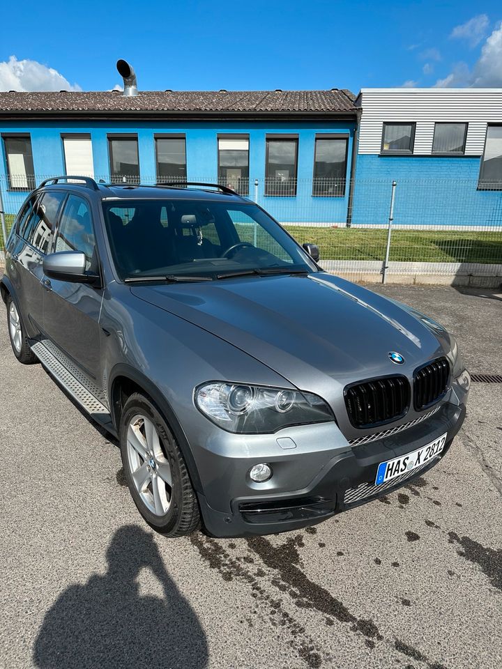 BMW X5 E70 3.0D X-Drive / Top Ausstattung in Hofheim Unterfr.