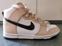 Nike Schuhe Damen 38 NEUWERTIG Baden-Württemberg - Bretten Vorschau