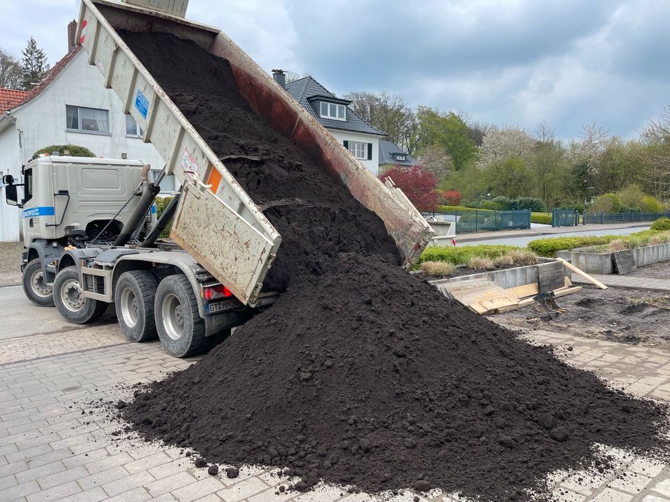 Gesiebter Mutterboden Muttererde Oberboden Erde Gartenerde Humus in Schloß Holte-Stukenbrock