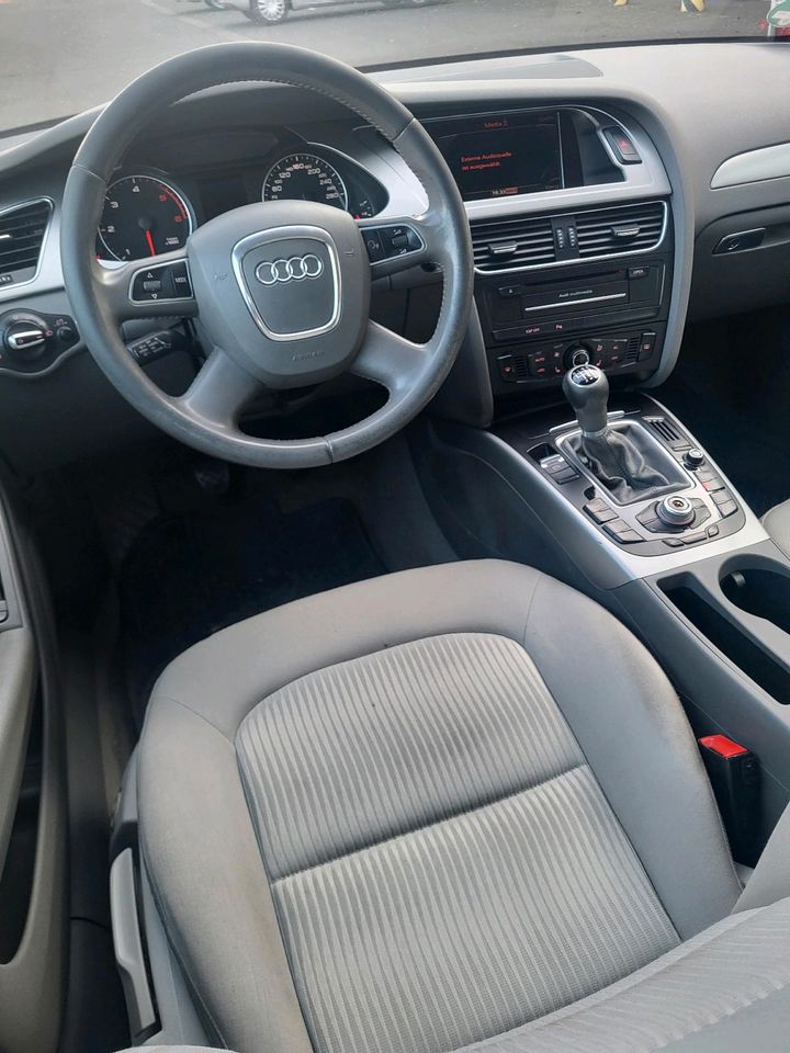 Audi A4 Facelift neuem Tüv, Xenon, Euro5 in Bad Hersfeld