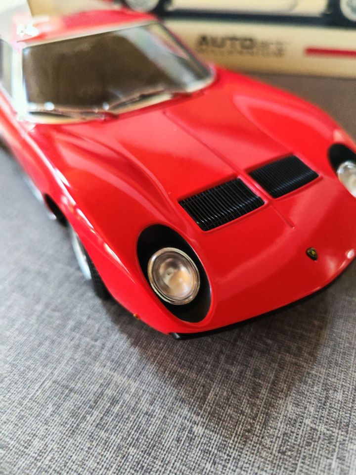 Lamborghini Miura SV Rot AutoArt Millennium 1/18 Diecast in Hausen ob Verena