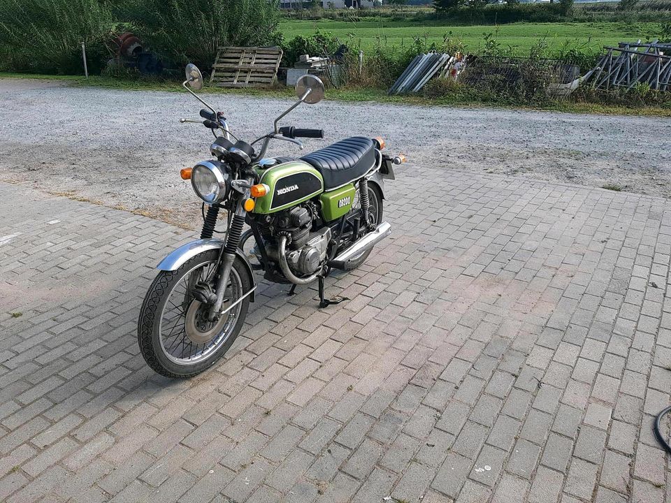 Honda CB 200 in Klein Kampen