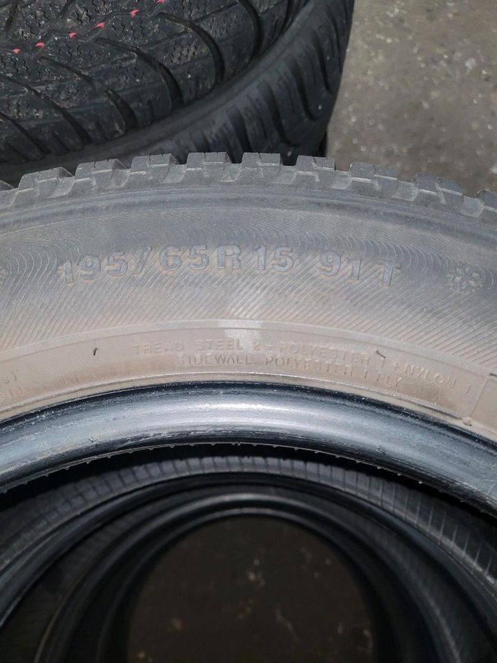 Kumho Winterreifen 195 65 15 91T 4stk. in Hornberg