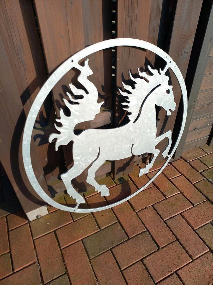 Oster Geschenk :Pferd Silhouette Deko massiv Eisen / verzinkt in Bramsche
