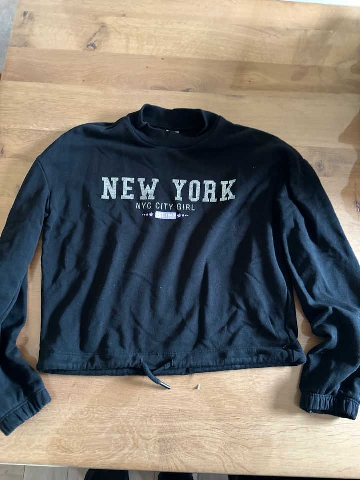 Sweatshirt 158/164 New York City Girl schwarz top!  C&A in Bonn