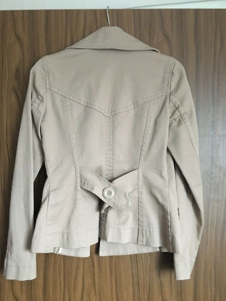 Jacke Beige 34 NEU in Berlin