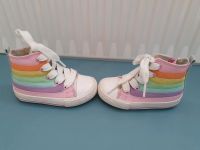 Chucks von Next mit Regenbogen 21,5 Sachsen - Lugau Vorschau