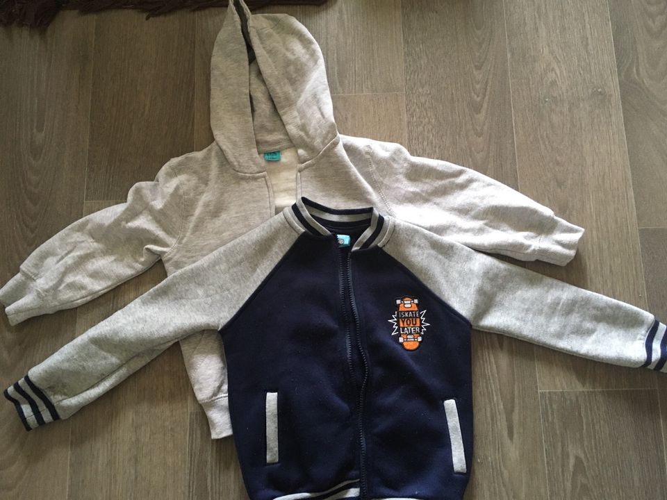 Set Strickjacke Jacken Jäckchen Baseballjacke Kleinkind Gr. 110 in Zittau