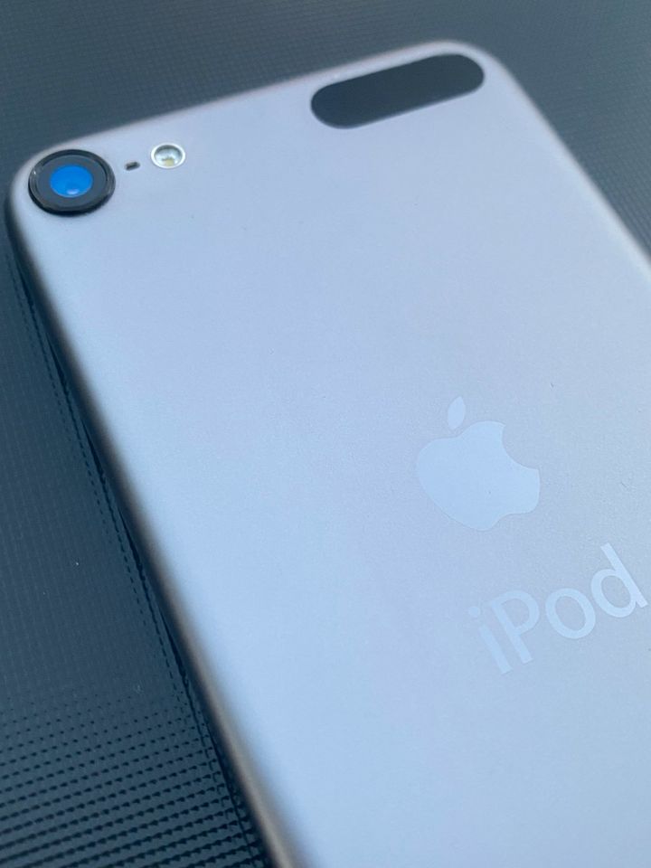 Apple Ipod touch 5. Gen. inklusive Silikonhülle in Bad Wörishofen