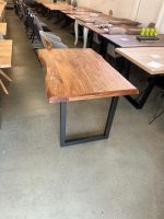 Esstisch Tisch + Massivholz Akazie + Echte Baumkante 112x80 cm Hessen - Marburg Vorschau