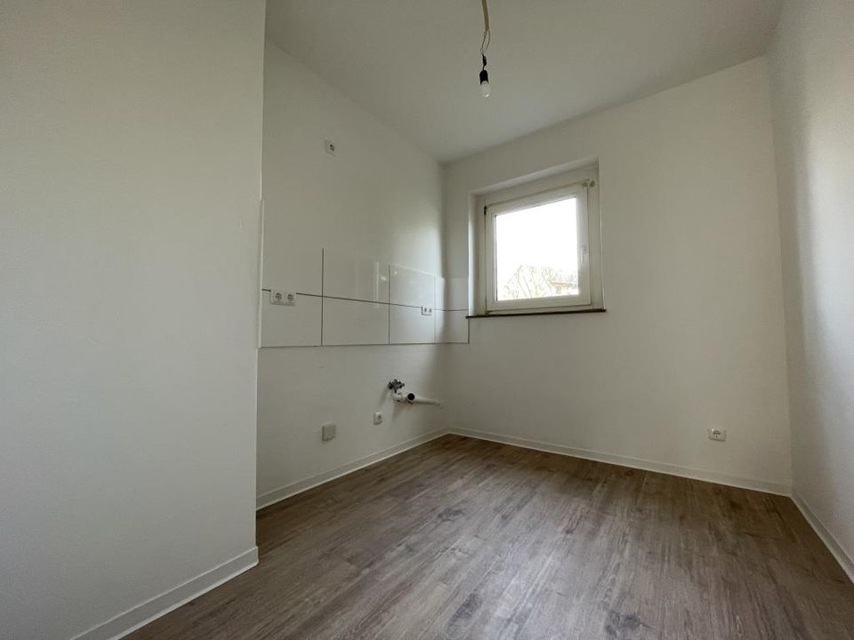 Nie wieder Treppen steigen! Schicke 3-Zimmer-Wohnung mit neuem Laminat und Balkon in Ahlen in Ahlen