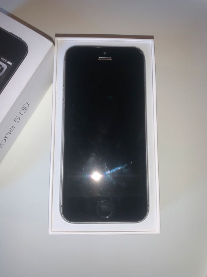 I phone 5 s Space Gray 32 GB in Wermelskirchen