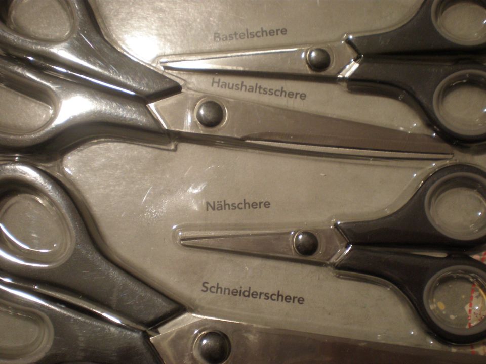 Schere Edelstahl Scheren Set 4-teilig NEU in Berlin