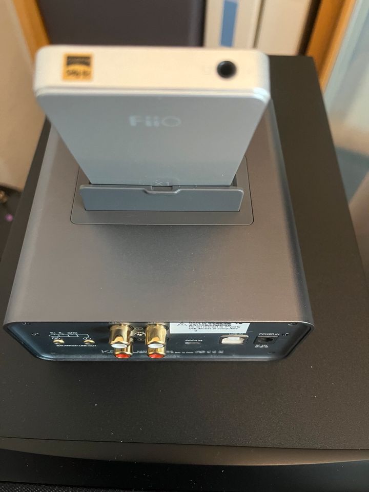 Fiio X1 & Kopfhörer Verstärker (DAC- Dockinkstation ) in Netphen