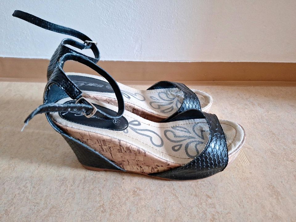 Keilabsatzschuhe in Schweinfurt