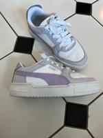 Puma Sneaker Flieder weiß Größe 39 Hessen - Oberursel (Taunus) Vorschau