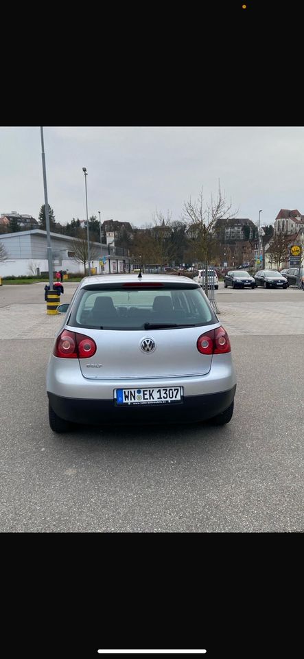 Golf5 1.4 Benzin 2008 TÜV neu in Backnang