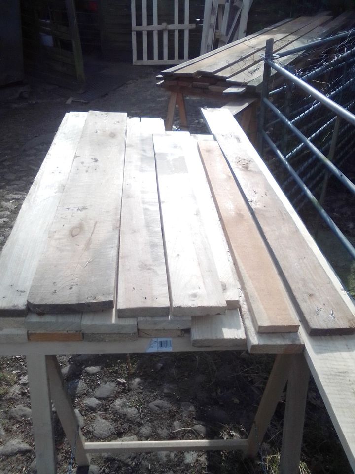 20 Holzbretter trocken grade ca.100 cm x 0,15 cm Konvolut 20,- € in Kirchlinteln