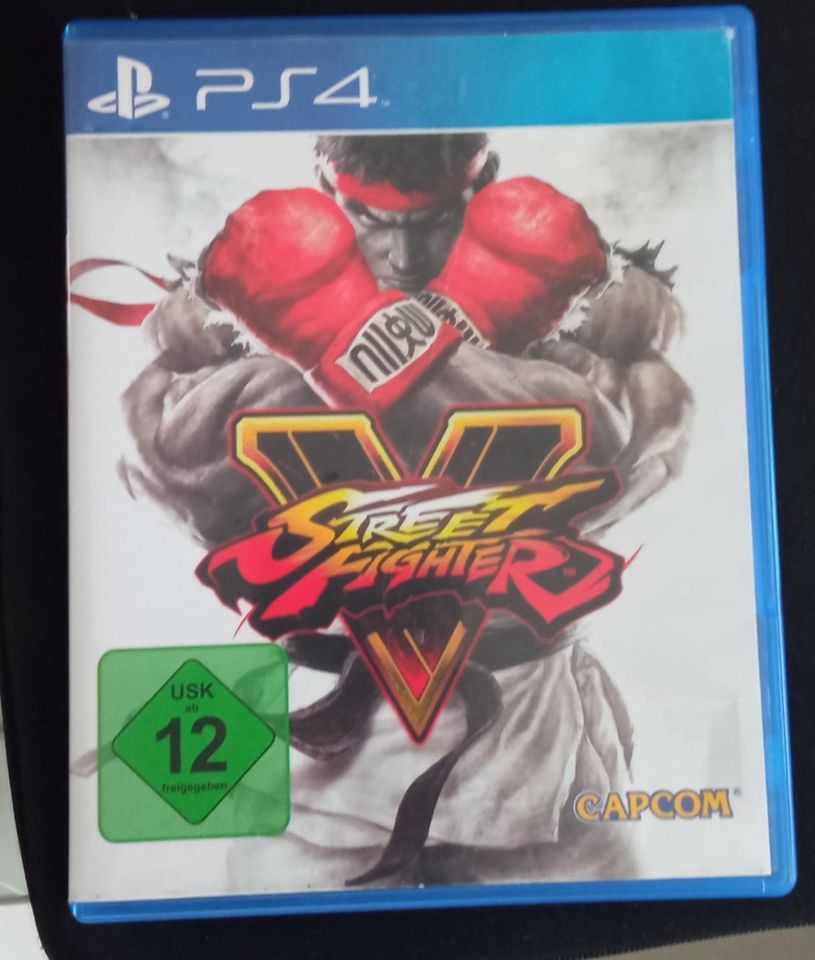 Street Fighter 5 (PS4) Near mint Condition in Hamburg