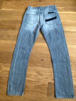 Neuwertige GUESS Jeans in Gr. 146 (10 J.) Frankfurt am Main - Bergen-Enkheim Vorschau