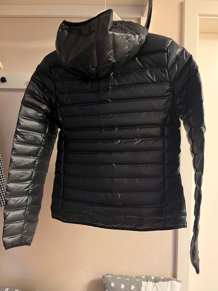 Adidas Steppjacke (Gr. M) in Ritterhude