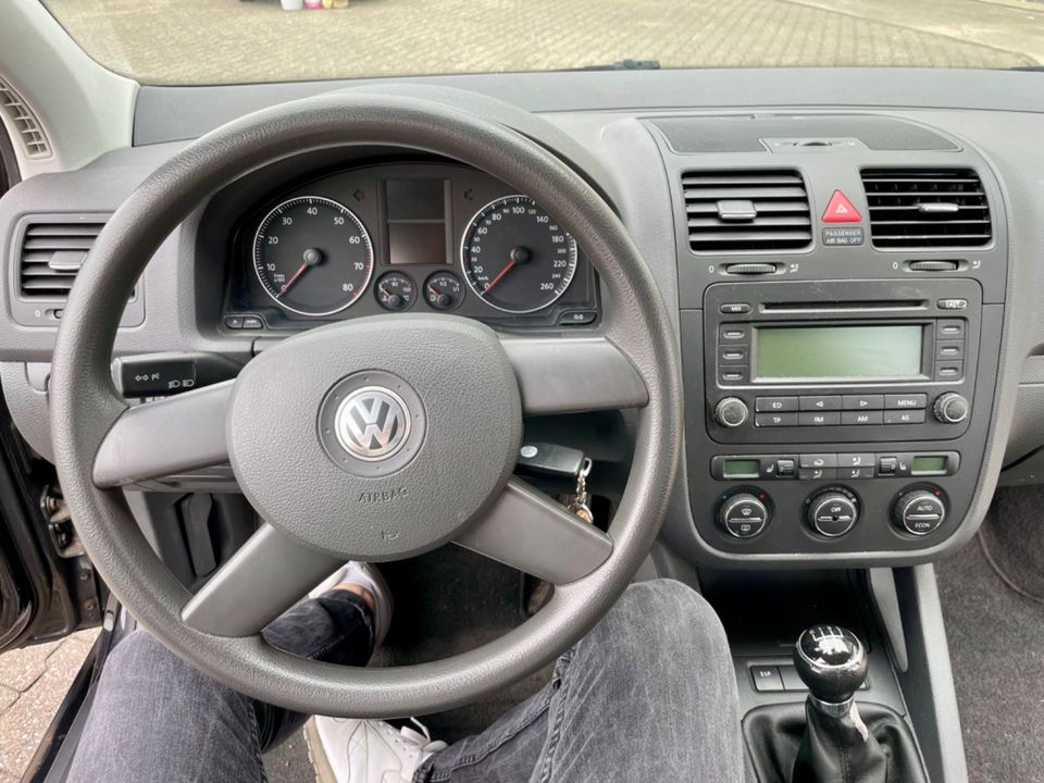 Volkswagen Golf V 1.6 in Bonn