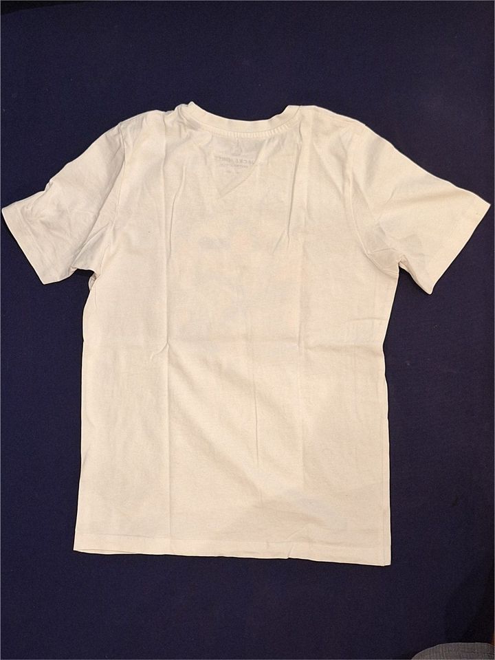 2 Jack&Jones Kinder T-Shirts in weiß und schwarz Größe 152 in Germering