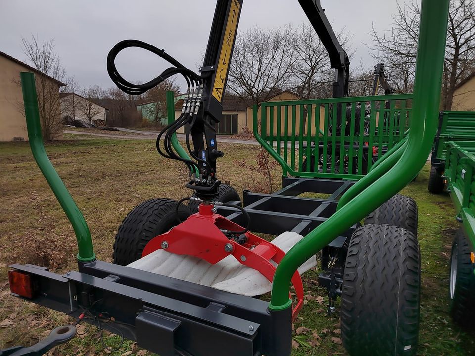 Rückewagen 10 Tonnen Tandem ohne Kran in Sommerach