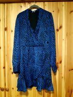 Blau-schwarz gemustertes langärmeliges Kleid Niedersachsen - Göttingen Vorschau