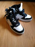 Schwarz-weiße, ungetragene Sneaker Bochum - Bochum-Ost Vorschau