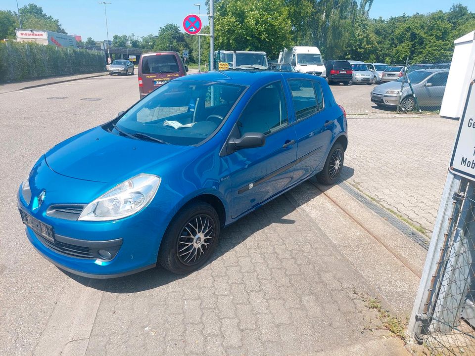Clio 3 Expression  16 V 1Hand in Karlsruhe