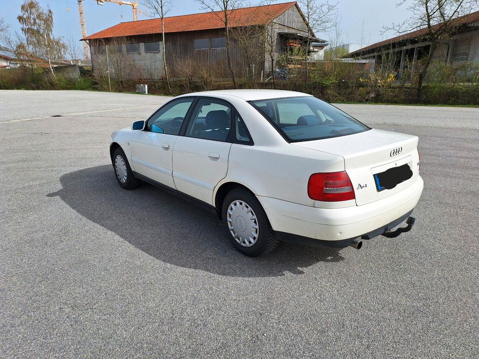 Audi A4 1.8 in Essenbach