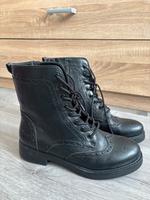 Schwarze Lederschuhe Damen 40 Boots Stiefel Deichmann NEU Essen - Altenessen Vorschau